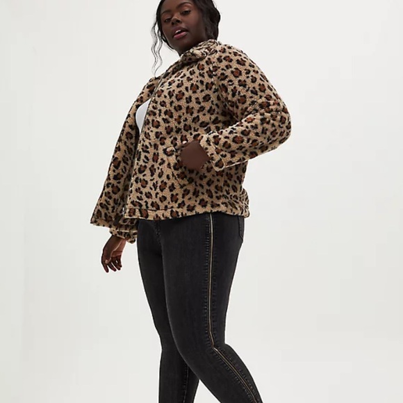 TORRID LEOPARD FAUX FUR ZIP JACKET😍 brand new! - Picture 2 of 8